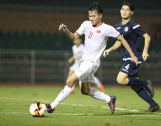 Bóng đá Việt Nam: HLV Troussier đưa U19 Việt Nam đi Pháp đá giao hữu, Cầu thủ UAE tập luyện gấp đôi bình thường