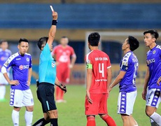 Văn Quyết mất danh hiệu Cầu thủ xuất sắc nhất V-League vì thẻ phạt và án phạt