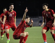 Tin bóng đá SEA Games 30: Ngược dòng đánh bại Indonesia, U22 Việt Nam vững ngôi đầu bảng, Bùi Tiến Dũng lên tiếng sau sai lầm cá nhân 