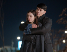 Crash landing on you: Những cảnh quay đốn tim fan nữ của Đại úy Ri Jung Hyuk (Huyn Bin) 