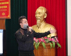 Ca sĩ Tùng Dương, Phạm Thùy Dung đeo khẩu trang hát tặng Bộ tư lệnh Bộ đội biên phòng 