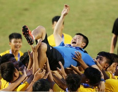 Văn Quyến và thách thức trong sự nghiệp cầm quân 