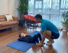 Bố con Văn Quyết tập luyện ở nhà như thế nào?