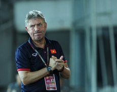 Rời VFF, GĐKT Jurgen Gede đầu quân cho đội bóng nào của V-League?