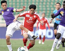Bán hết 20.000 vé trong 3 ngày, cơn sốt Quang Hải so tài với Công Phượng