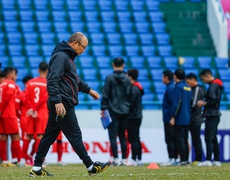Tuyển Việt Nam với nỗi lo ở hàng thủ