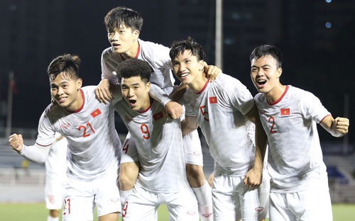 Tin bóng đá SEA Games 30: U22 Việt Nam giành trọn 3 điểm trước U22 Singapore, Quang Hải bỏ ngỏ khả năng ra sân trận Thái Lan 