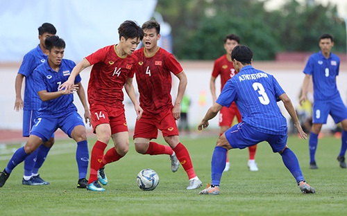 Hậu vệ Thái Lan chấn thương, nén đau không xin thay người trước U22 Việt Nam