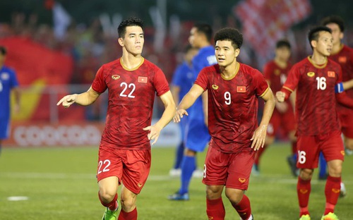 Tin bóng đá SEA Games 30: U22 Việt Nam vào bán kết gặp U22 Campuchia, Quang Hải cần hai tuần để bình phục chấn thương 