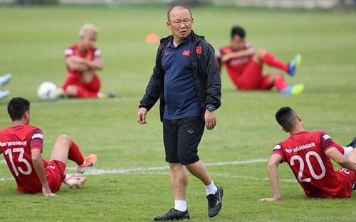 HLV Park Hang Seo và bài toán AFF Cup hay vòng loại World Cup?