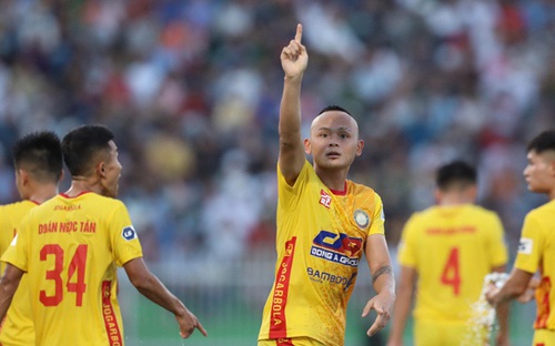 Bàn thắng và highlight Bình Định - Thanh Hóa 0-1: Siêu phẩm của Quốc Phương